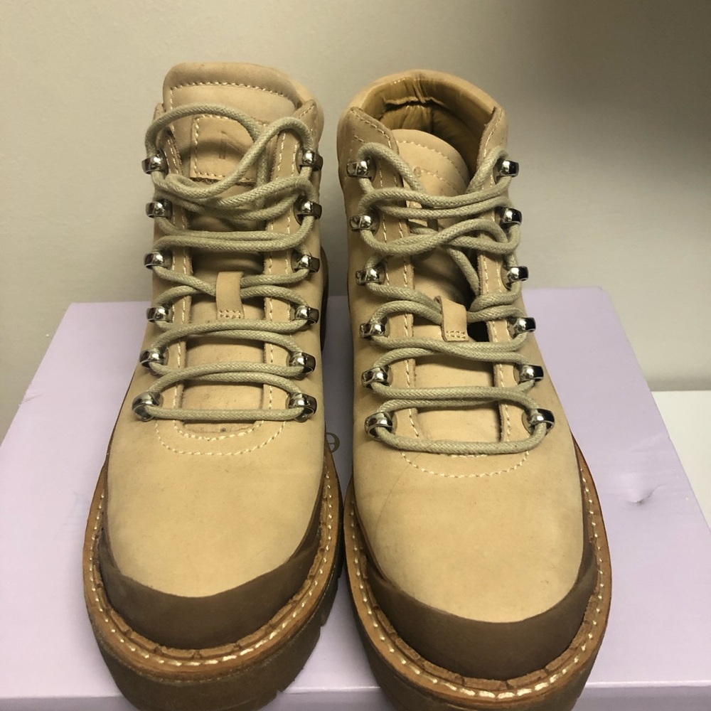Marc Fisher Cairy leather boots